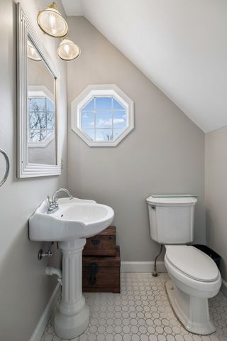 1019 Hilton Ln, Castalian Springs, TN 37031