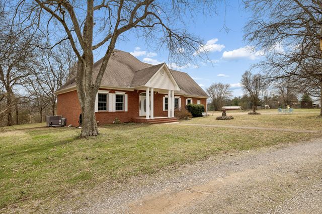 1019 Hilton Ln, Castalian Springs, TN 37031