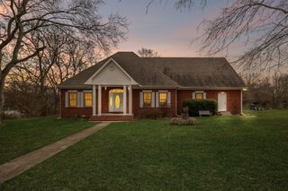 1019 Hilton Ln, Castalian Springs, TN 37031