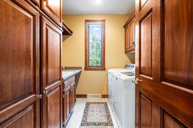 2964 S TELEMARK CIRCLE, Green Bay, WI 54313
