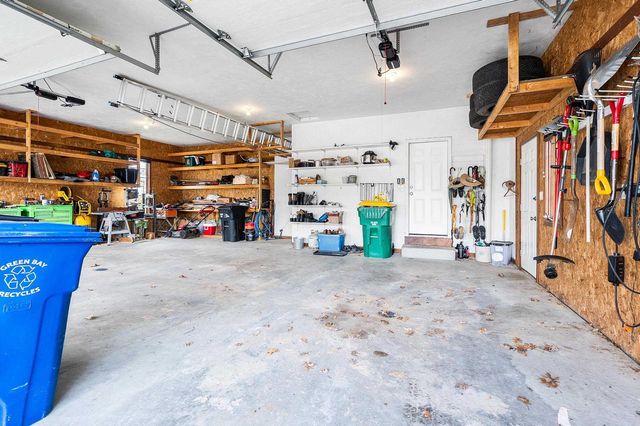 2964 S TELEMARK CIRCLE, Green Bay, WI 54313