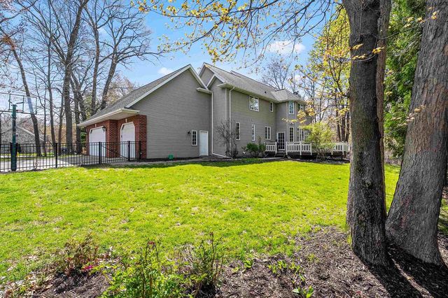 2964 S TELEMARK CIRCLE, Green Bay, WI 54313