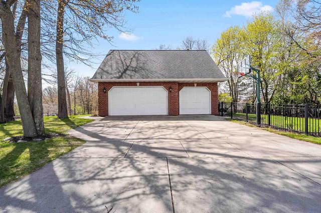 2964 S TELEMARK CIRCLE, Green Bay, WI 54313