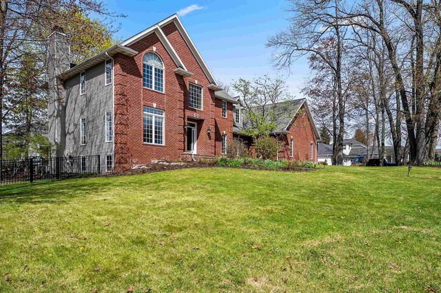 2964 S TELEMARK CIRCLE, Green Bay, WI 54313