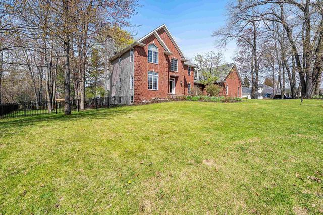 2964 S TELEMARK CIRCLE, Green Bay, WI 54313