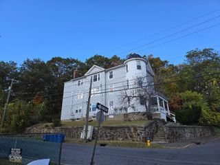 197 Chestnut Avenue 2nd floor, Waterbury, CT 06710