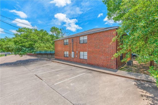 1806 Woodsman Drive A, College Station, TX 77840
