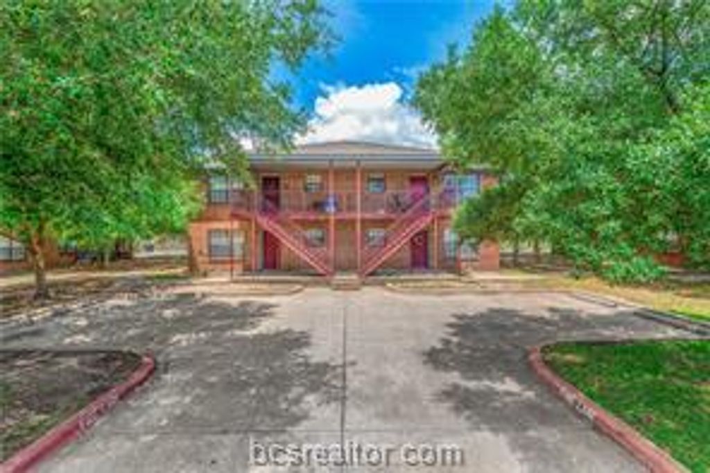 1806 Woodsman Drive A, College Station, TX 77840
