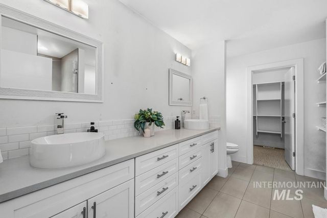 3690 N Adams Street, Garden City, ID 83714