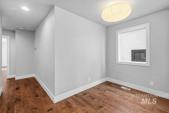 3690 N Adams Street, Garden City, ID 83714