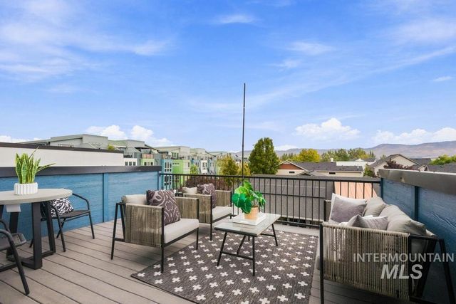 3690 N Adams Street, Garden City, ID 83714