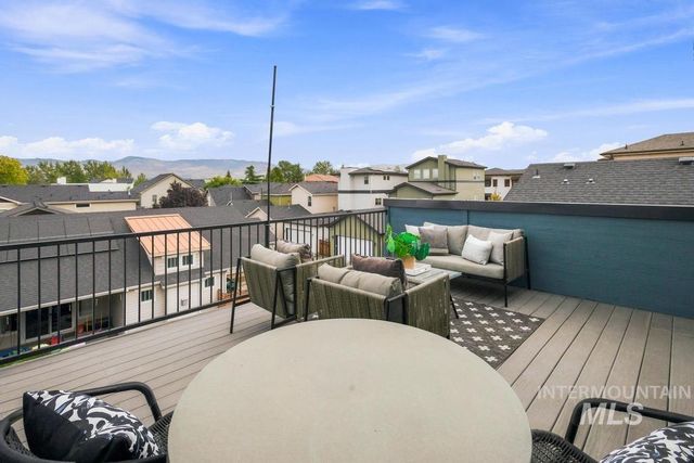 3690 N Adams Street, Garden City, ID 83714