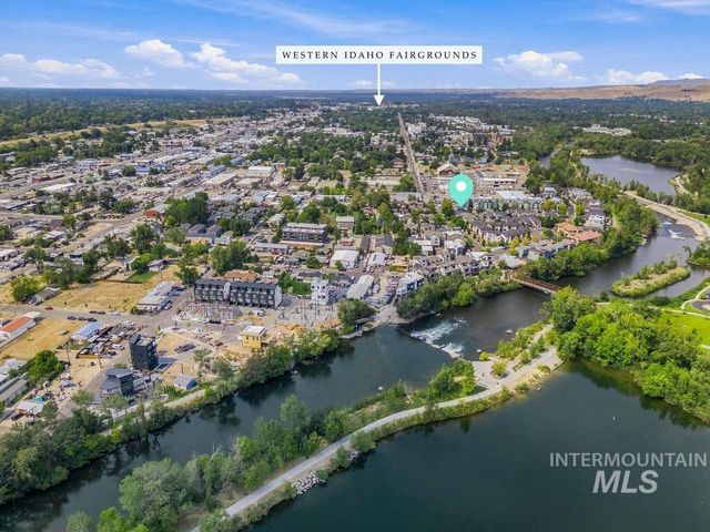 3690 N Adams Street, Garden City, ID 83714