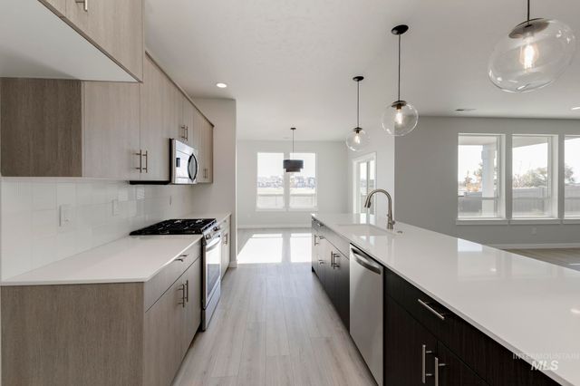 9288 W Blazing Star St, Nampa, ID 83687