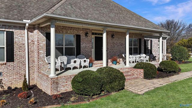 388 Depreast Road, Hartselle, AL 35640