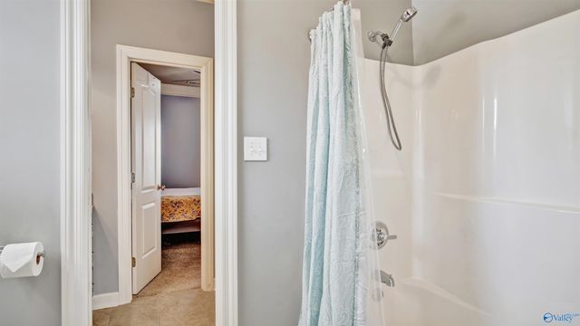 388 Depreast Road, Hartselle, AL 35640