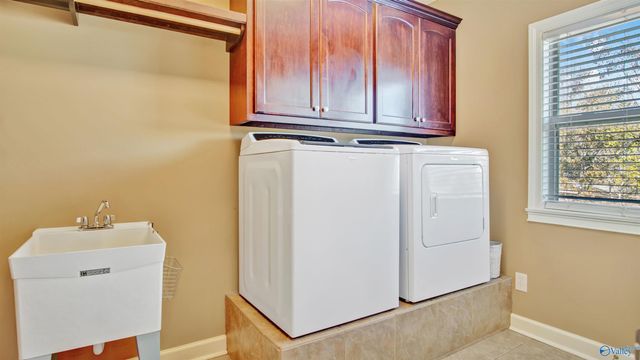 388 Depreast Road, Hartselle, AL 35640