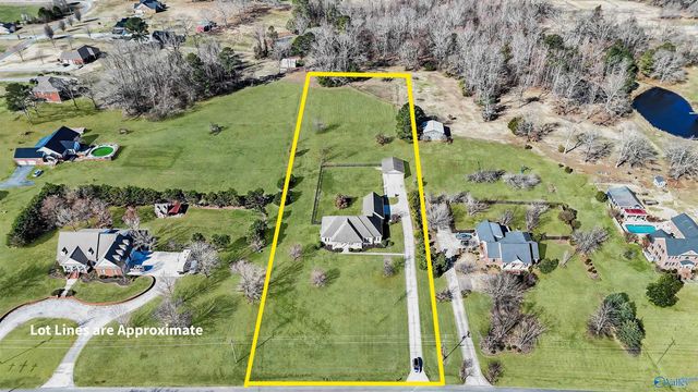 388 Depreast Road, Hartselle, AL 35640