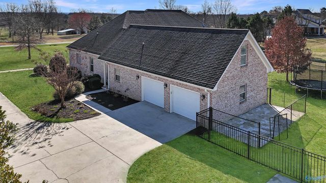 388 Depreast Road, Hartselle, AL 35640