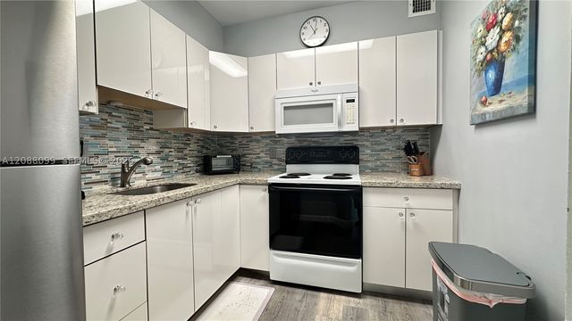1967 S Ocean Blvd 329-D, Lauderdale By The Sea, FL 33062