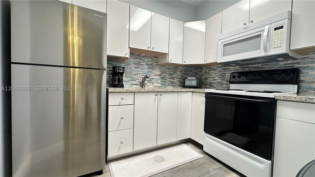 1967 S Ocean Blvd 329-D, Lauderdale By The Sea, FL 33062