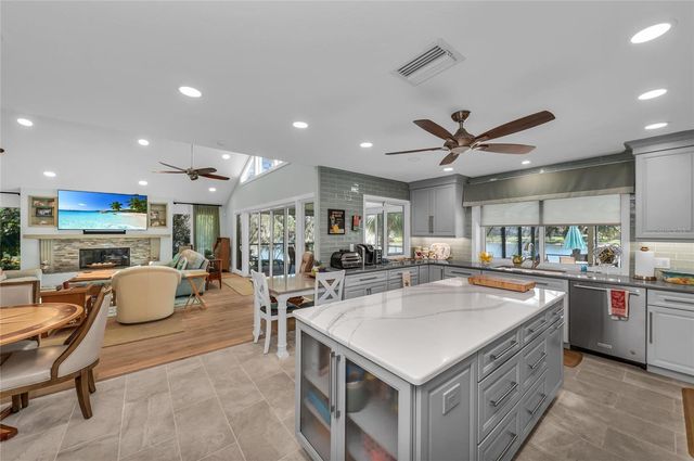 1211 62ND STREET NW, Bradenton, FL 34209