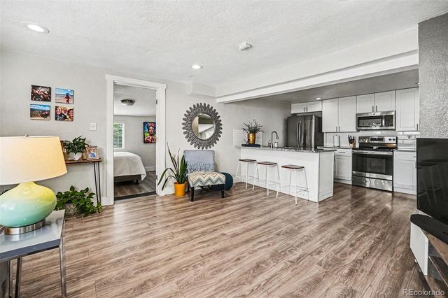 624 Stuart Street, Denver, CO 80204