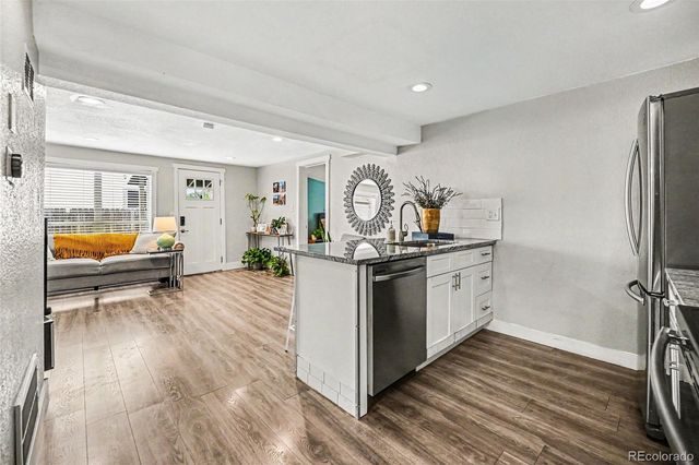 624 Stuart Street, Denver, CO 80204