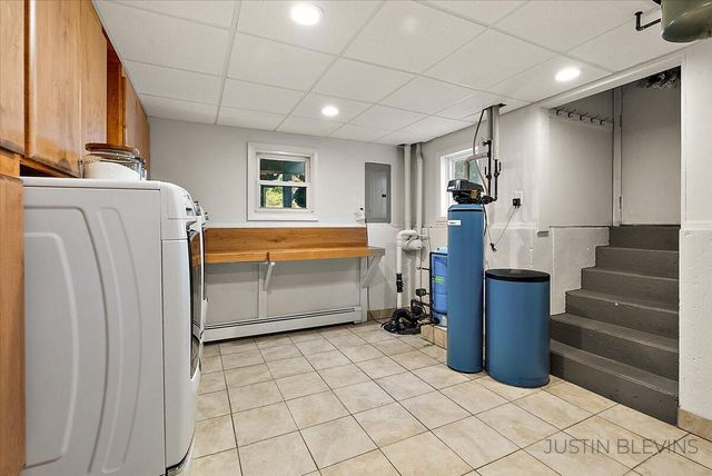 1009 Fonger Street, Sparta, MI 49345