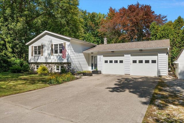 1009 Fonger Street, Sparta, MI 49345