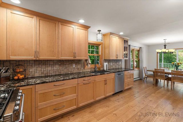 1009 Fonger Street, Sparta, MI 49345