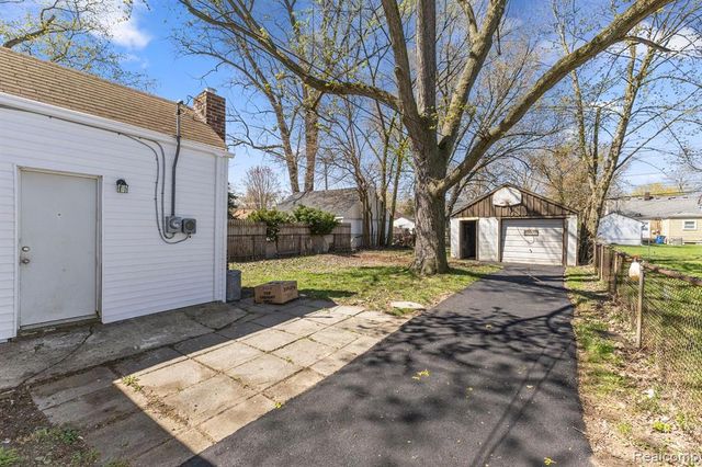 4924 Ziegler Street, Dearborn Heights, MI 48125