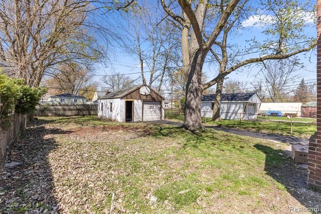 4924 Ziegler Street, Dearborn Heights, MI 48125