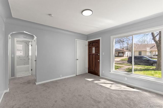 4924 Ziegler Street, Dearborn Heights, MI 48125