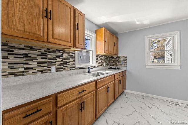 4924 Ziegler Street, Dearborn Heights, MI 48125