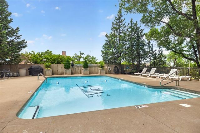 600 E Admiral Boulevard 403, Kansas City, MO 64106