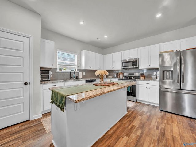 27111 Rabbit Run, Athens, AL 35613