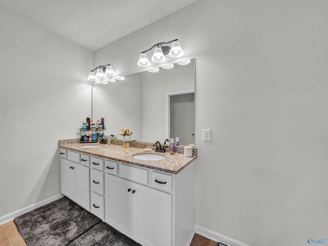27111 Rabbit Run, Athens, AL 35613