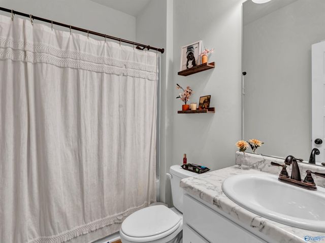 27111 Rabbit Run, Athens, AL 35613