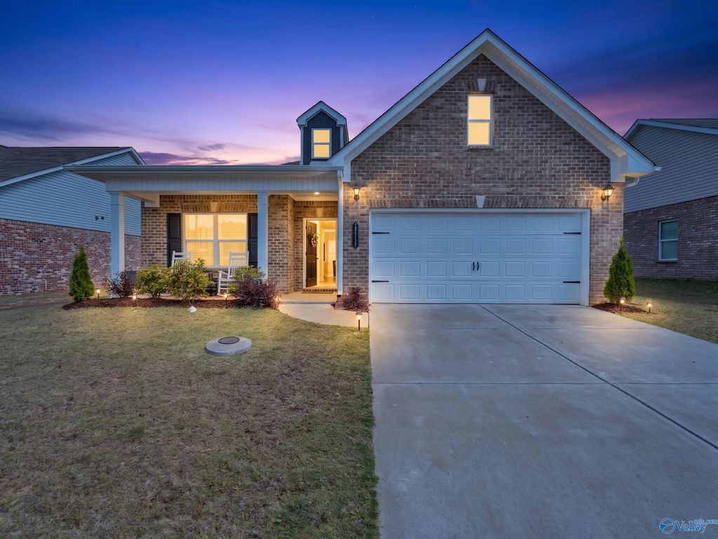 27111 Rabbit Run, Athens, AL 35613