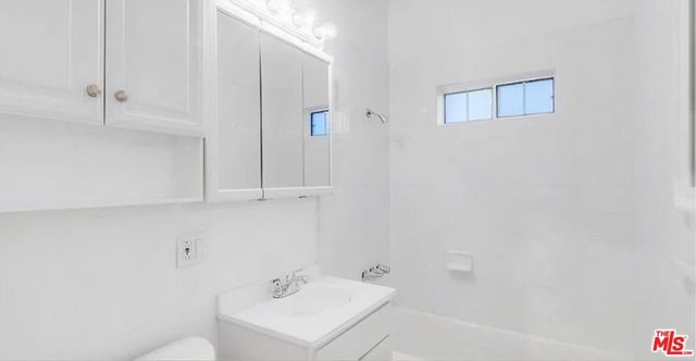 5735 Camerford Avenue, Los Angeles, CA 90038