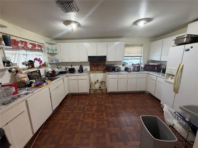 3245 NW 34th Street, Miami, FL 33142