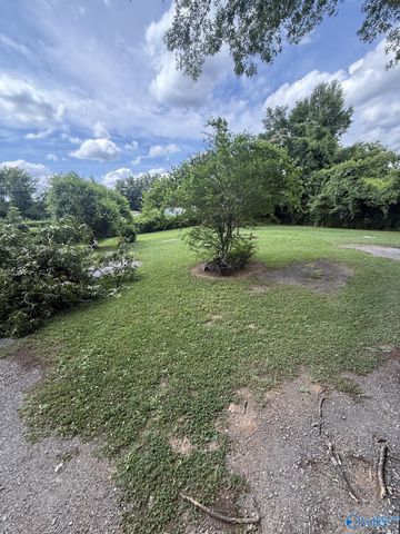 432 S South Plymouth Road NW, Huntsville, AL 35811