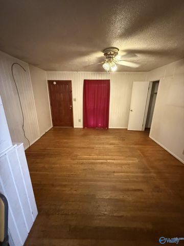 432 S South Plymouth Road NW, Huntsville, AL 35811