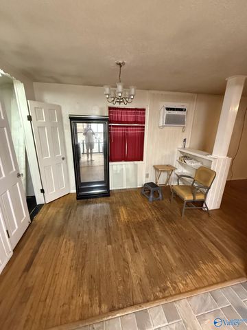 432 S South Plymouth Road NW, Huntsville, AL 35811