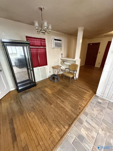 432 S South Plymouth Road NW, Huntsville, AL 35811