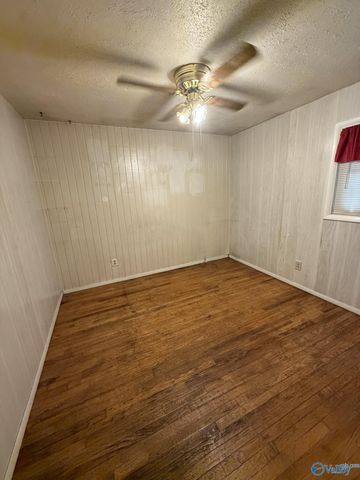 432 S South Plymouth Road NW, Huntsville, AL 35811