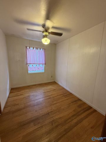 432 S South Plymouth Road NW, Huntsville, AL 35811