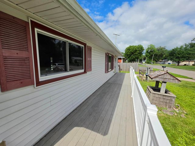 1525 Robin Road, Waterloo, IA 50701