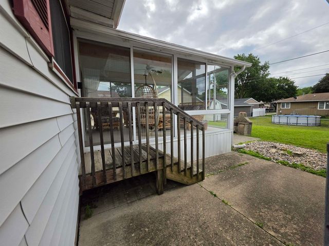 1525 Robin Road, Waterloo, IA 50701